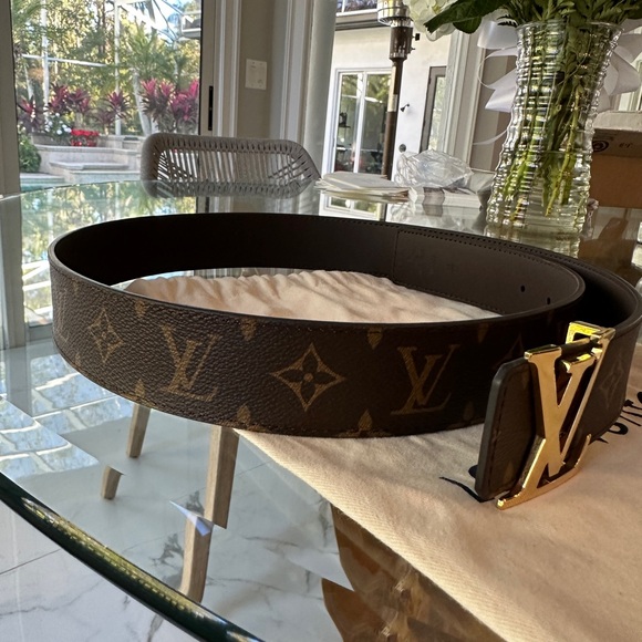 New!! Authentic Louis Vuitton monogram belt with gold LV buckle - Picture 5 of 10